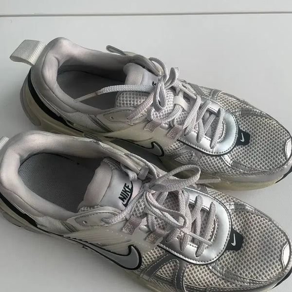 [BUNJANG] Nike V2K Run Silver Metallic Shoes / 나이키 V2K 런 실버 메탈릭