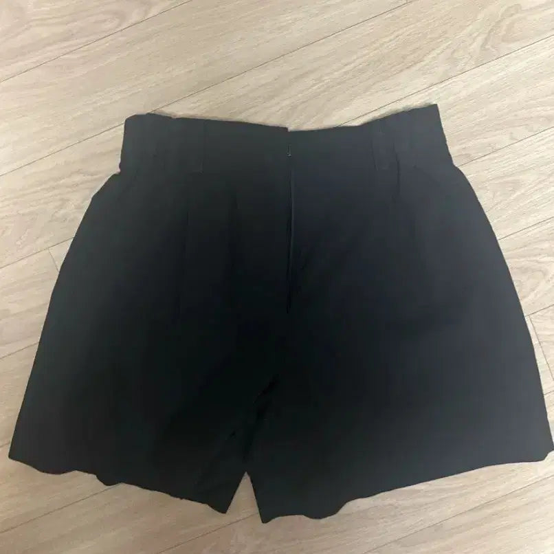 [BUNJANG] System Black Pin-tuck Shorts / 시스템 반바지