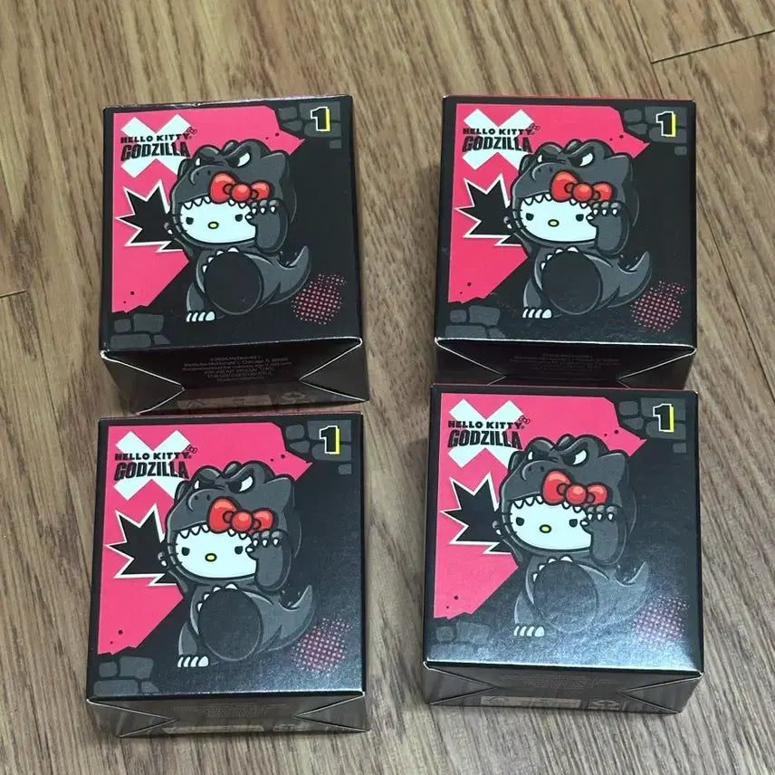 [BUNJANG] McDonald's Godzilla Hello Kitty (Sealed) / 맥도날드 해피밀 고질라 헬로키티 미개봉 현물