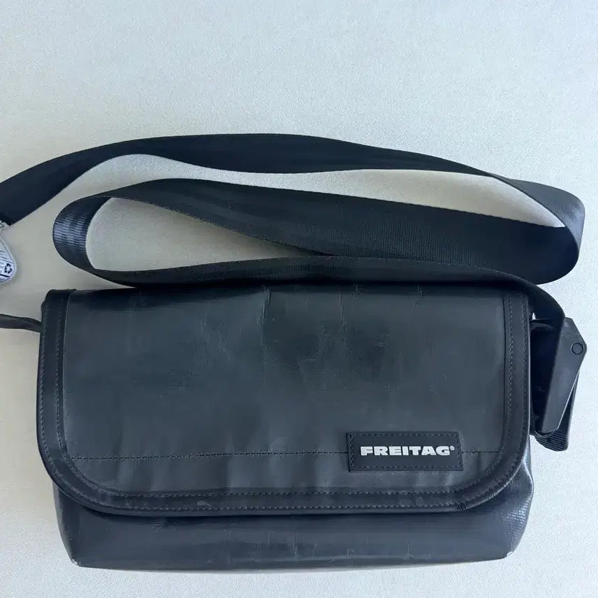 [BUNJANG] Freitag Hawaii Five-O All Black Messenger Bag / 프라이탁 하와이파이브오 올블랙