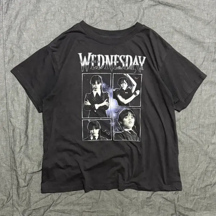 [BUNJANG] Wednesday Addams Graphic T-Shirt / Wednesday Addams S/S Graphic T-Shirt Sz W L