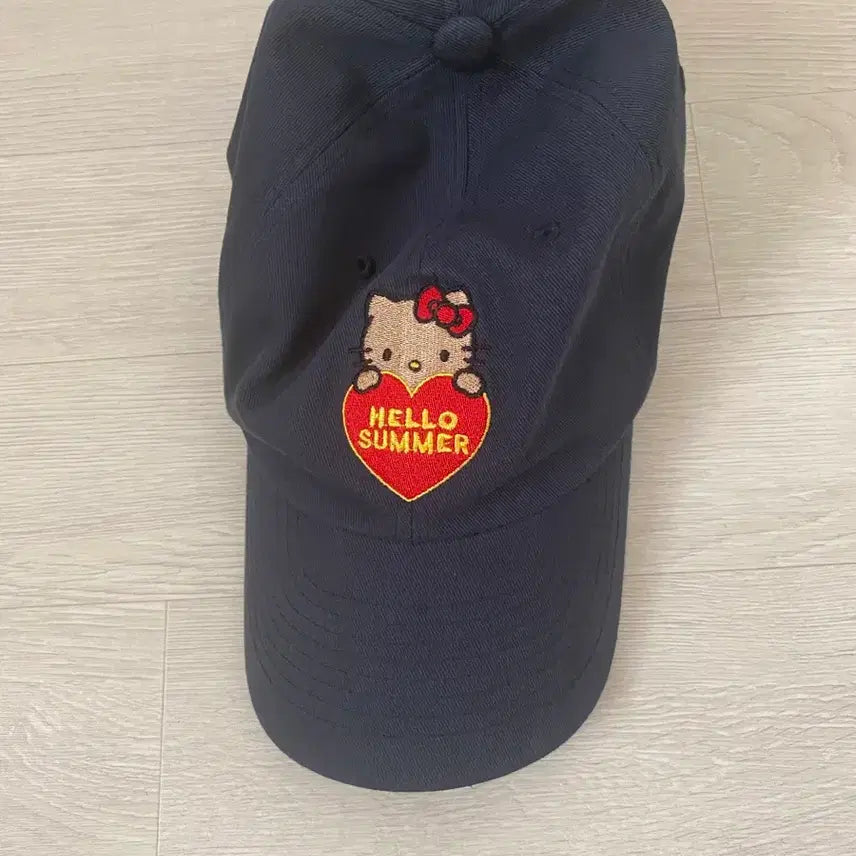 [BUNJANG] Parbang Hello Kitty Navy Ball Cap / 파르벵 헬로키티 네이비 볼캡