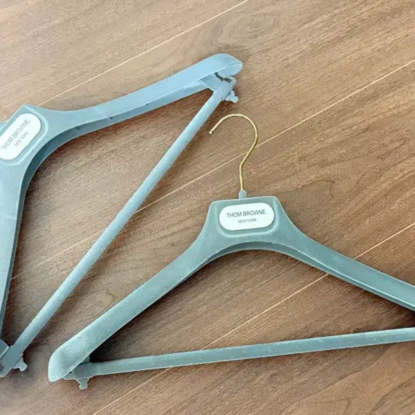 [BUNJANG] Thom Browne Hanger Set (2 pcs) / 톰브라운 옷걸이