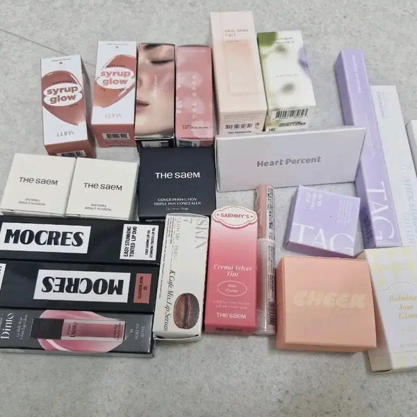 [BUNJANG] Espoir Moke Less Lipstick & Missha Cheeks/Blushers & Eyeshadows (Bundle Set) / (새상품 미개봉) 화장품 23개 일괄금액 7만원 립 에스쁘아 모크레스  색조 치크 블러셔 미샤 섀도우 웜 쿨