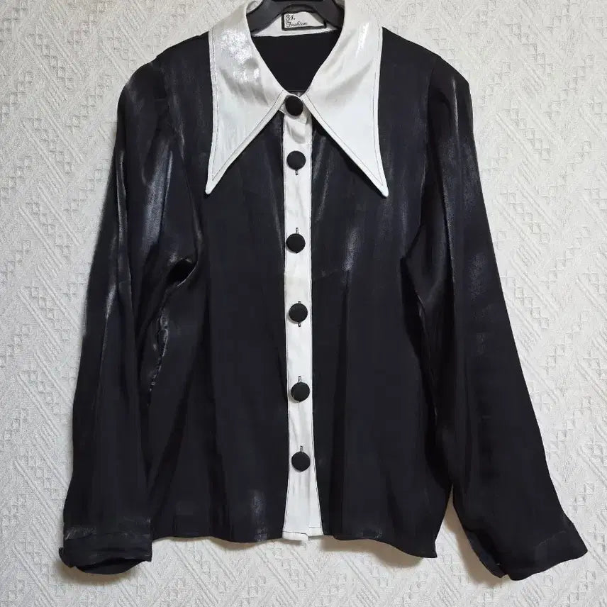 [BUNJANG] Black and White Colorblock Shirt / 블랙앤화이트 배색 셔츠