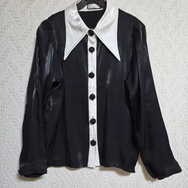 [BUNJANG] Black and White Colorblock Shirt / 블랙앤화이트 배색 셔츠