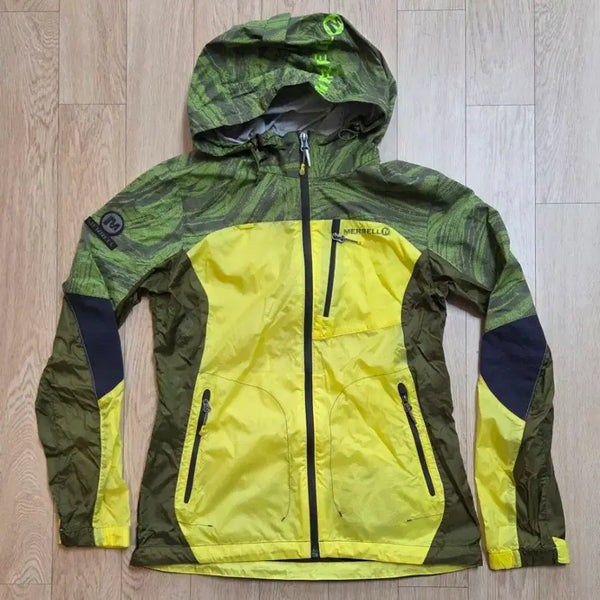 [BUNJANG] Merrell Women's Spring/Fall Hooded Windbreaker Jacket - Green/Yellow, Size S / 미사용 머렐 MERRELL 여성용 봄가을 후드 바람막이 초록노란색 S사이즈 90(줄자사진 참고)