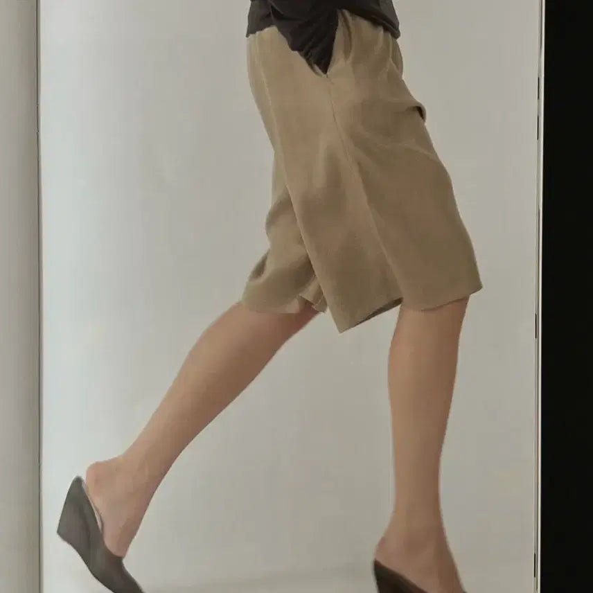 [BUNJANG] Achtovhe Silk Bermuda Pants Beige / 악토브헤 실크 버뮤다 팬츠 베이지