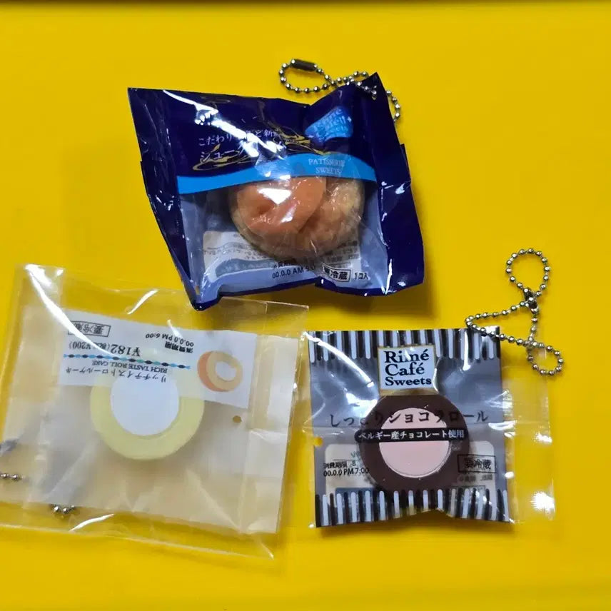 [BUNJANG] Cream Bread, Roll Cake, Classic Bread Gachapon Keyring Bundle Set / 슈크림빵 가챠  롤케이크 빵 가챠   고전빵 가챠 키링 일괄