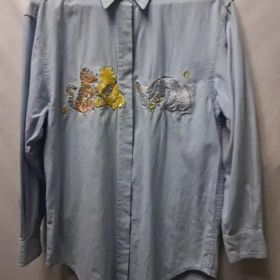 [BUNJANG] Character Embroidery Light Wash Shirt / 캐릭터 자수 연청 셔츠