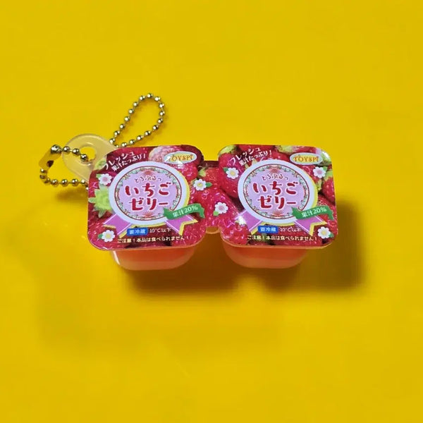 [BUNJANG] Strawberry Pudding Gacha Keyring / 딸기 푸딩 가챠 키링