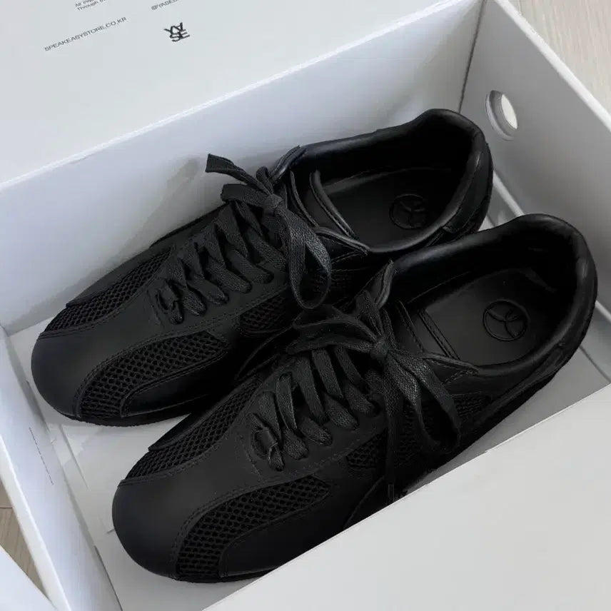 [BUNJANG] Yase Spider Leather Sneakers Black / 야세 스파이더 레더 스니커즈 블랙
