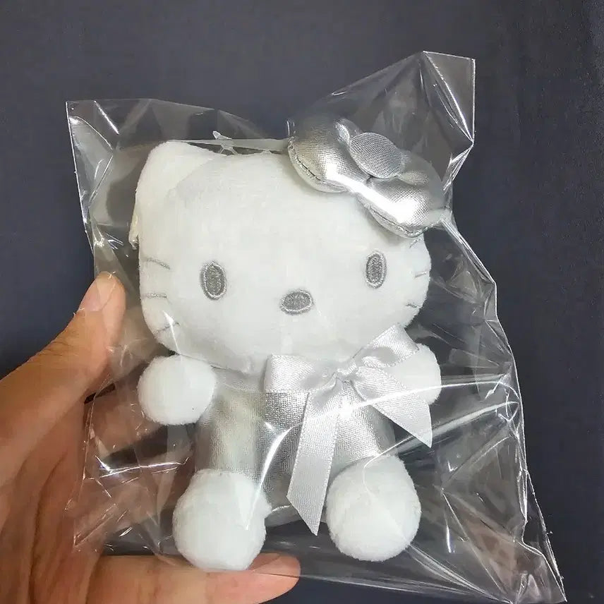 [BUNJANG] Hello Kitty Silver Doll Keychain / 헬로키티 실버 인형 키링