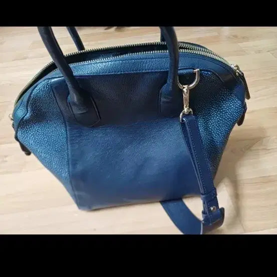 [BUNJANG] Vera Wang Leather Tote Bag Navy / 가죽 토트백 네이비