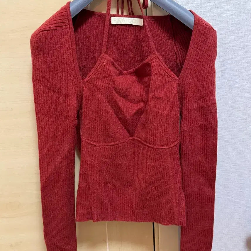 [BUNJANG] FLOWOOM Ribbed Halter Neck Long Sleeve Knit S Wine / 플로움 FLOWOOM 홀터넥 골지 니트 긴팔 S 와인