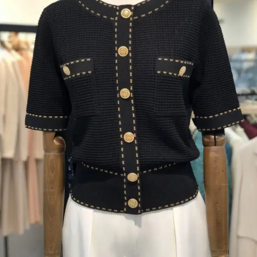 [BUNJANG] MOJO.S.FINE Black Gold Button Knit Cardigan / 모조에스핀 블랙 금장 단추 니트 가디건(66,거의새거)