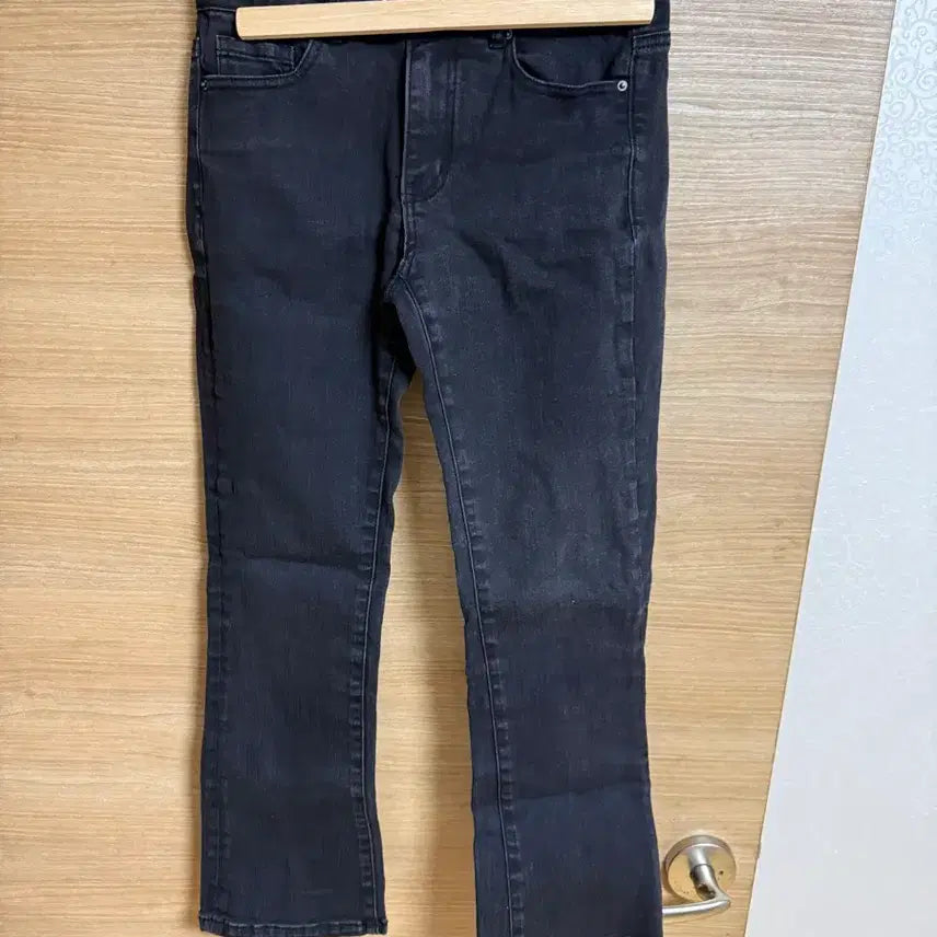 [BUNJANG] GIORDANO Semi Bootcut Black Jeans Size 64 / [64] 지오다노 GIORDANO 세미 부츠컷 블랙진