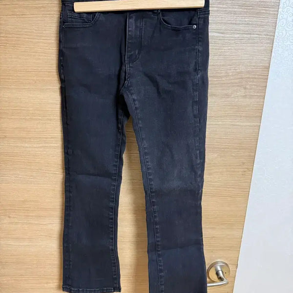 [BUNJANG] GIORDANO Semi Bootcut Black Jeans Size 64 / [64] 지오다노 GIORDANO 세미 부츠컷 블랙진
