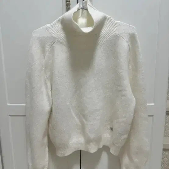 [BUNJANG] 8seconds Ivory Turtleneck Knit / 에잇세컨즈 목폴라 니트 아이보리 자라 스파오 h&m 에이블리