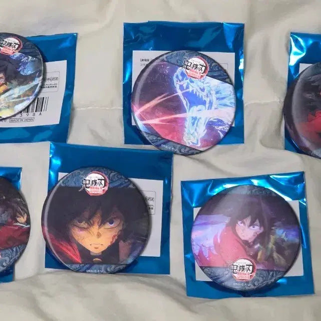 [BUNJANG] Demon Slayer Giyu Lenticular Badge Set (7 Types) / 귀멸의 칼날 기유 렌티큘러 뱃지 7종 세트