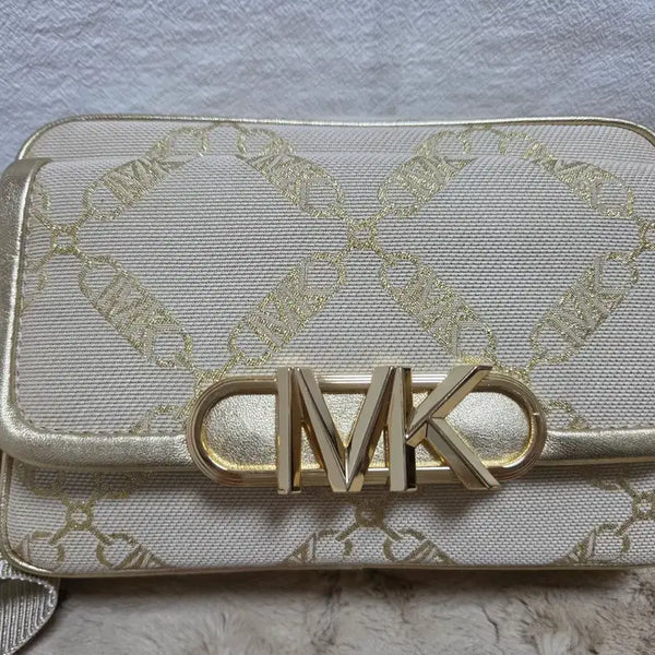 [BUNJANG] Michael Kors Embossed Pattern Crossbody Bag Gold Logo / 마이클코어스 크로스백 골드 로고 엠보 패턴