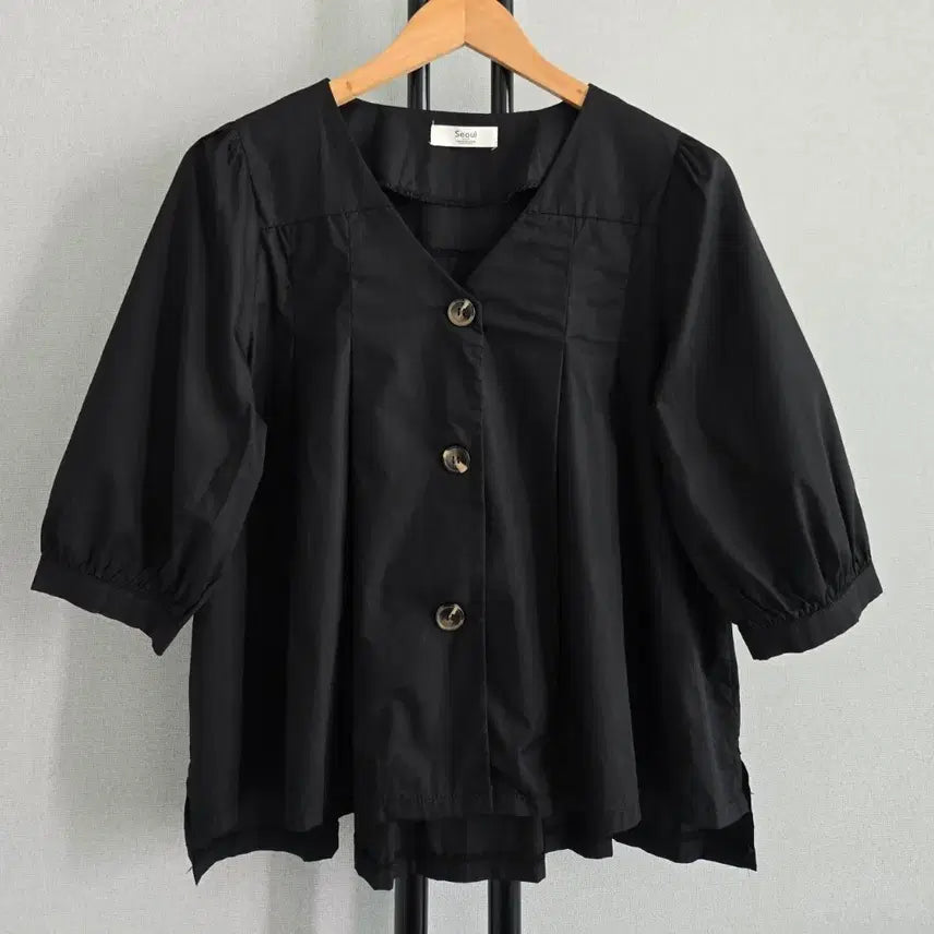 [BUNJANG] Seoul Brand Black Puff Sleeve Blouse / seoul 브랜드 검정색 퍼프 소매 블라우스