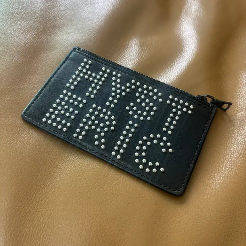 [BUNJANG] Hysteric Glamour Studded Logo Leather Card Case Wallet Black / 히스테릭글래머 스터드 로고 레더 카드 케이스 지갑 블랙