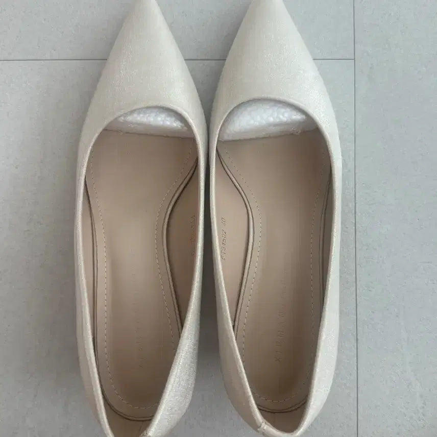 [BUNJANG] Chic Chino Satin Stiletto Wedding Shoes / 시크치노 새틴 스틸레토 웨딩슈즈 250
