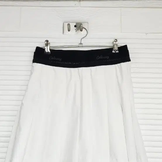 [BUNJANG] Callaway Golf Flare Skirt White Size 64 / 캘러웨이 골프 플레어스커트 화이트64호