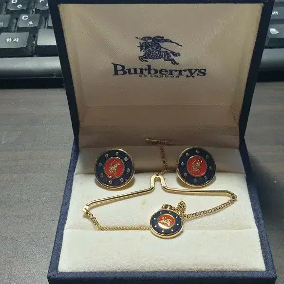 [BUNJANG] Burberry Tie Loop and Cuffs Set / 버버리 타시루프와 커프스 세트