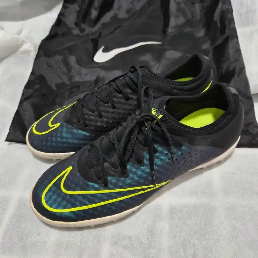[BUNJANG] Nike Phantom Football Boots 25.5cm Black Fluorescent / 나이키 팬텀 축구화 25.5m, 블랙 형광 정품