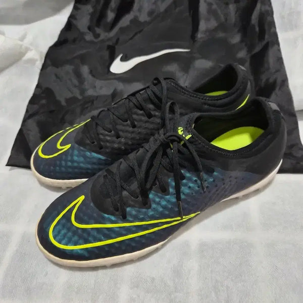[BUNJANG] Nike Phantom Football Boots 25.5cm Black Fluorescent / 나이키 팬텀 축구화 25.5m, 블랙 형광 정품