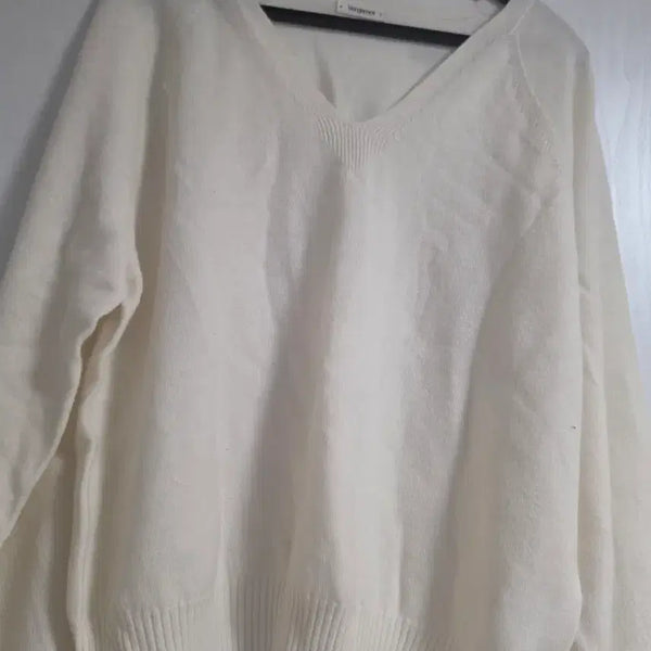 [BUNJANG] Bergamot V-Neck Knit Ivory / 베르가못 브이넥 니트 아이보리