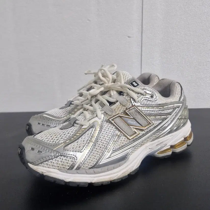[BUNJANG] New Balance 1906R Sneakers (US 7) / 뉴발란스 1906R 스니커즈(240)