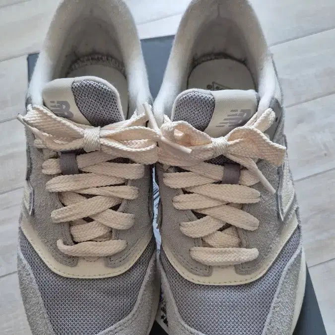 [BUNJANG] New Balance 997 Sneakers (Size 245) / 뉴발란스 997 운동화 (245사이즈)