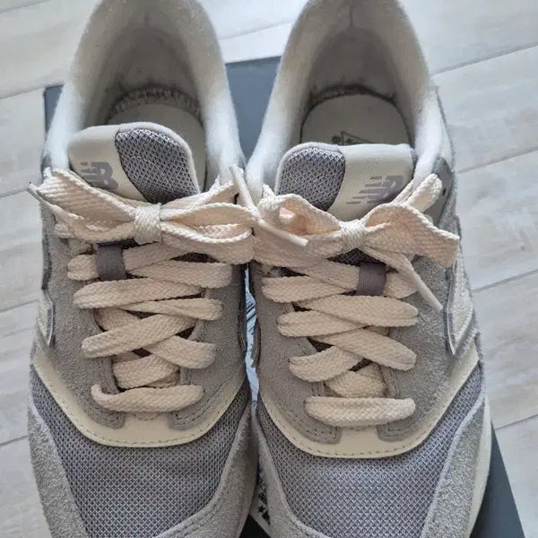 [BUNJANG] New Balance 997 Sneakers (Size 245) / 뉴발란스 997 운동화 (245사이즈)