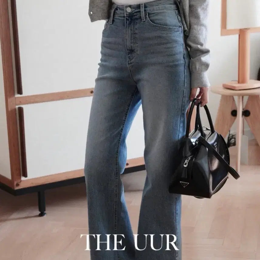 [BUNJANG] UUR Lake Flared Denim Pants Mid-Blue / uur lake flared denim mid-blue 유유알 레이크 플레어 데님팬츠