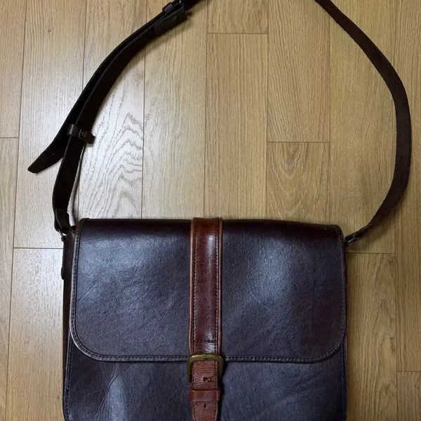 [BUNJANG] Beara Beara Leather Crossbody Bag / beara beara 베라베라 가죽 크로스백