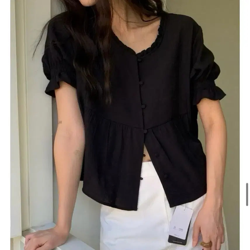 [BUNJANG] Black Short Sleeve Blouse / 블랙 반팔 블라우스