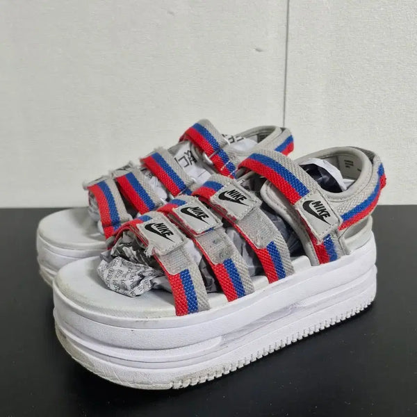 [BUNJANG] Nike Icon Women's Velcro Platform Sandals (Size 230) / 나이키 아이콘 여성용 벨크로 통굽 샌들(230)