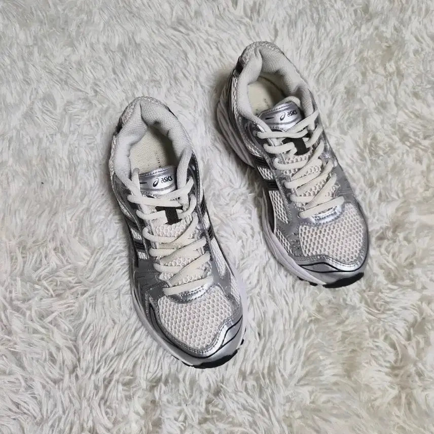 [BUNJANG] ASICS Gel-Kayano Silver White Sneakers / 아식스 젤 카야노 은색 흰색 스니커즈