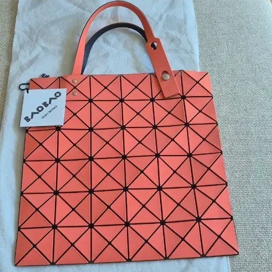 [BUNJANG] Bao Bao Authentic Coral Matte Tote Bag / 바오바오정품