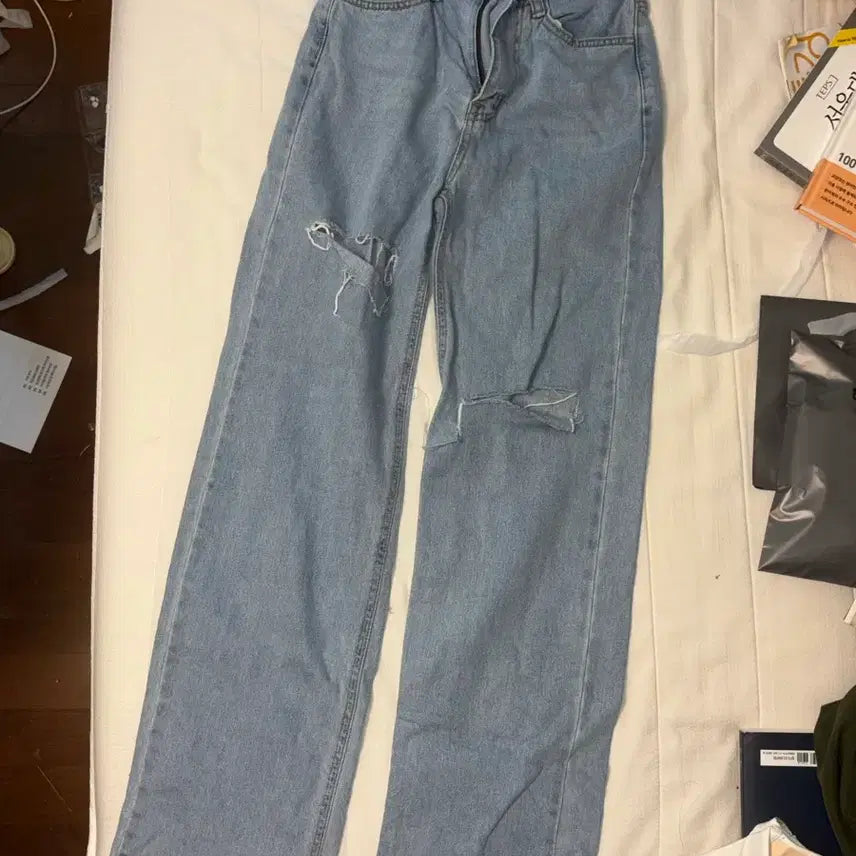 [BUNJANG] Ably Light Wash Ripped Denim Jeans / 에이블기 찢청! 연청 데님
