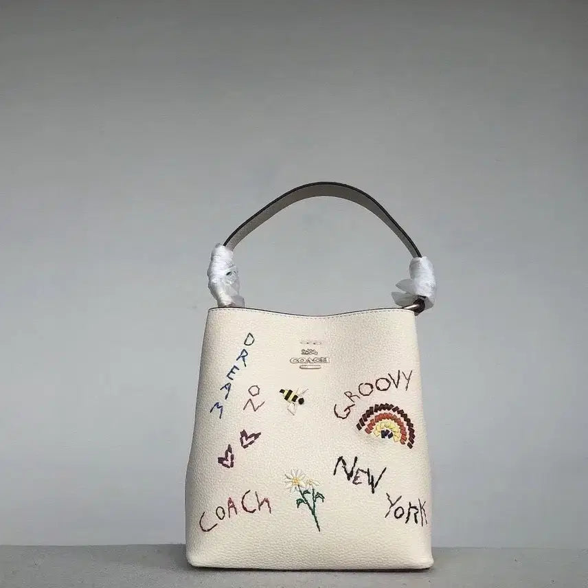 [BUNJANG] Coach Embroidered Bucket Bag / 코치 자수 버킷백 겨드랑이 가방