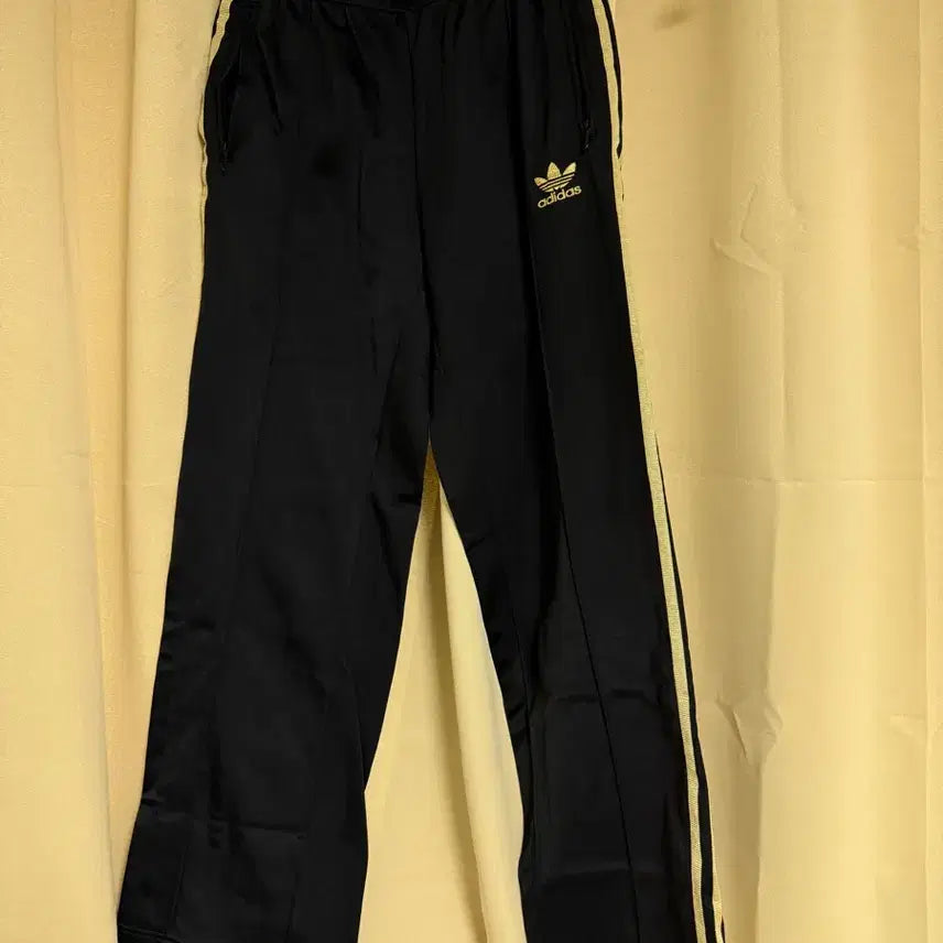 [BUNJANG] Adidas Track Pants Black Gold / 아디다스 트랙 팬츠 블랙 골드 삼선