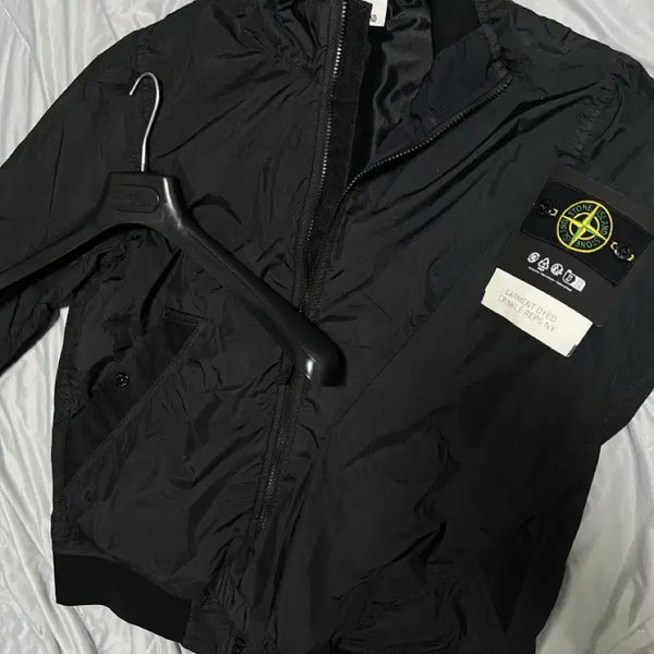 [BUNJANG] Stone Island 26ss Crinkle Raps Jacket Black / [m] 26ss 스톤아일랜드 크링클랩스 바람막이 자켓 블랙