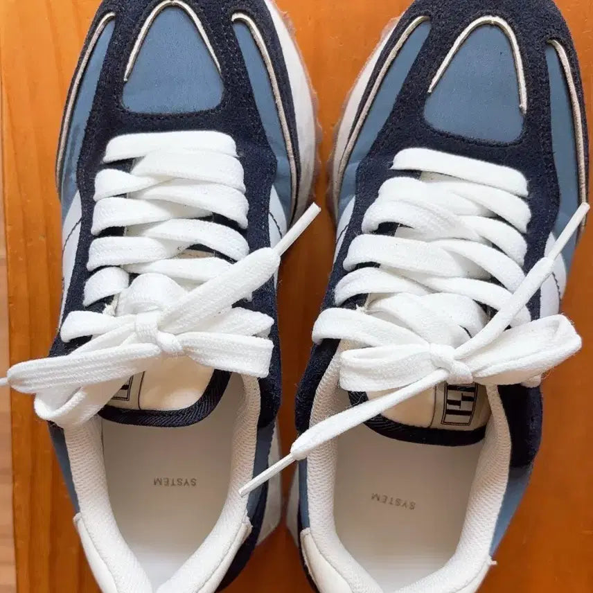 [BUNJANG] System Navy and Blue Sneakers / 한섬 시스템 운동화235 (1회착용)
