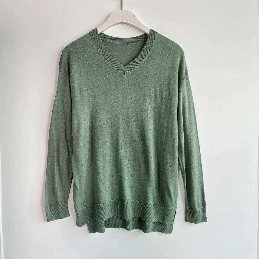 [BUNJANG] Flamingo Wool Silk V-Neck Knit / FLAMINGO 울 실크 브이넥 니트 -029