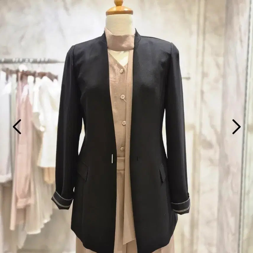 [BUNJANG] Rian New York Black Collarless Women's Suit Jacket / 리안뉴욕 노카라 블랙 여성 정장자켓