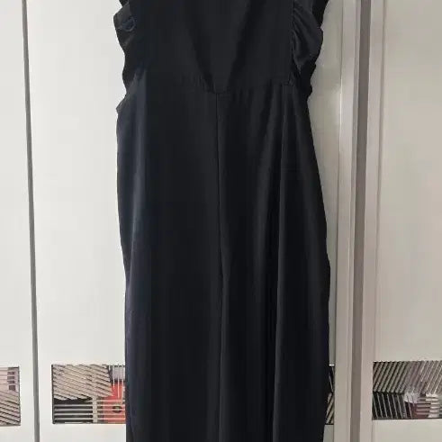 [BUNJANG] Black Frill Jumpsuit / 블랙 프릴 점프수트